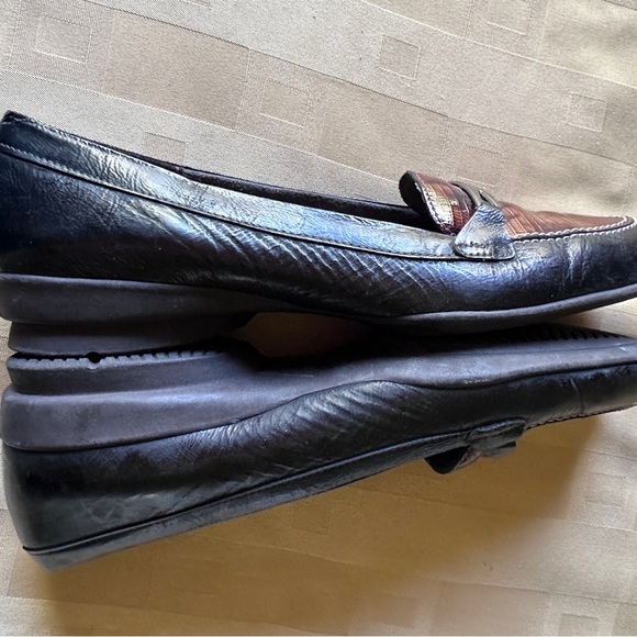 Elegant Black and Brown Women's‎ Loafers - Picture 9 of 12